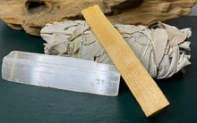 Load image into Gallery viewer, Wolf Spirit Sage Abundance Crystal Kit